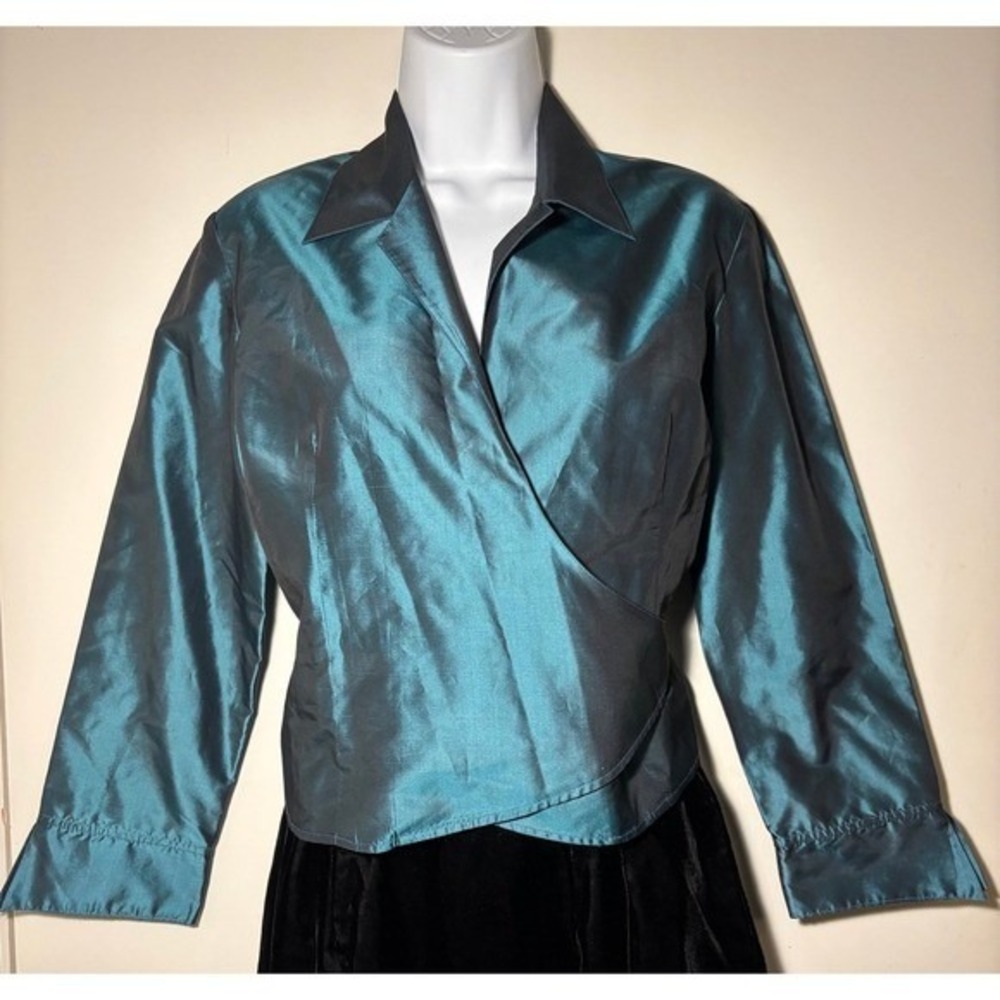Ann Taylor 100% silk wrap blouse Size 4
